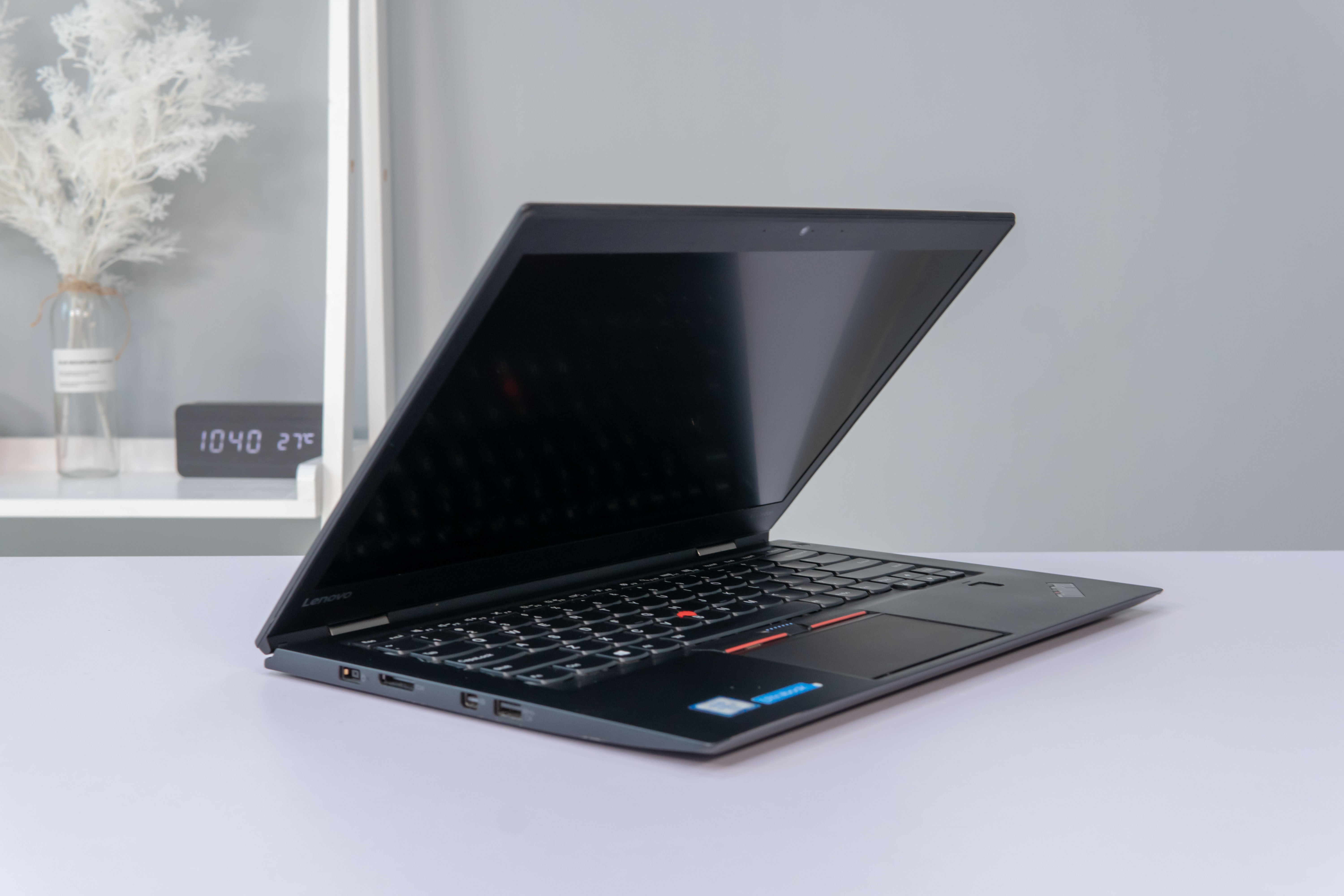 Laptop Cũ Lenovo Thinkpad X1 Carbon Gen 4
