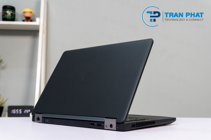 Laptop Dell Latitude E5470 mang vẻ ngoài lịch lãm và sang trọng đúng chuẩn văn phòng