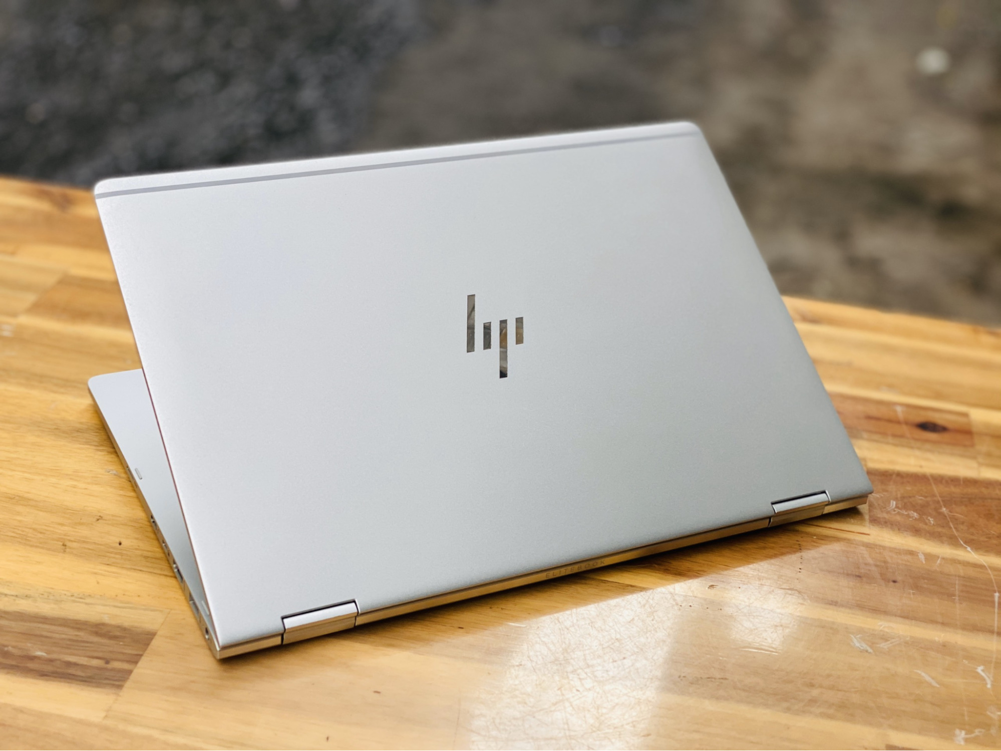 HP EliteBook X360 1030 với thiết kế ấn tượng