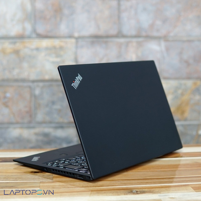 có nên mua Lenovo ThinkPad X1 Carbon Gen 11 không