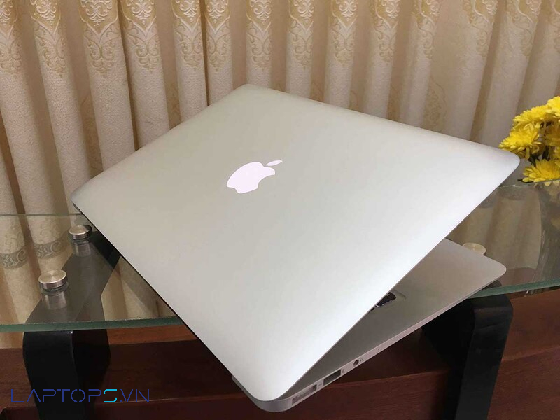 Macbook Air 13 inch 2015 giá bao nhiêu