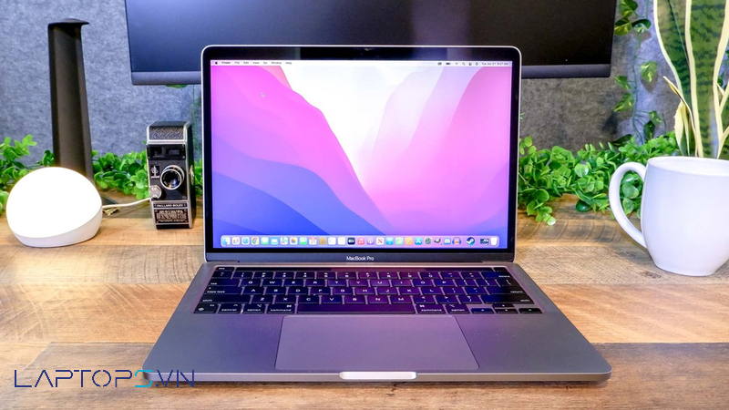 MacBook Pro M1 2020 bao nhiêu tiền