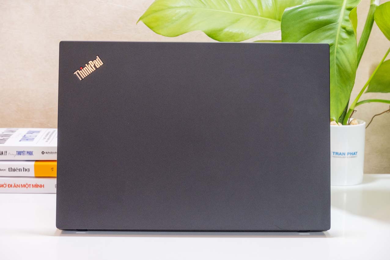 ThinkPad 14 tại laptops