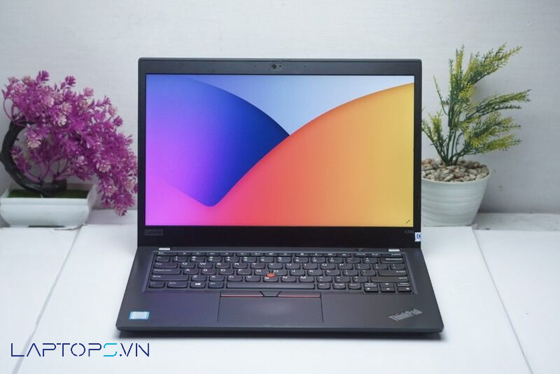 Lenovo Thinkpad X390 màn hình