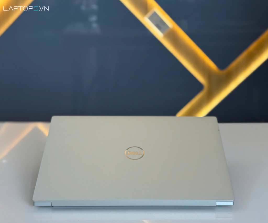 Dell XPS 16 9640 17 Thời lượng pin ấn tượng và công nghệ sạc nhanh của Dell XPS 16 9640