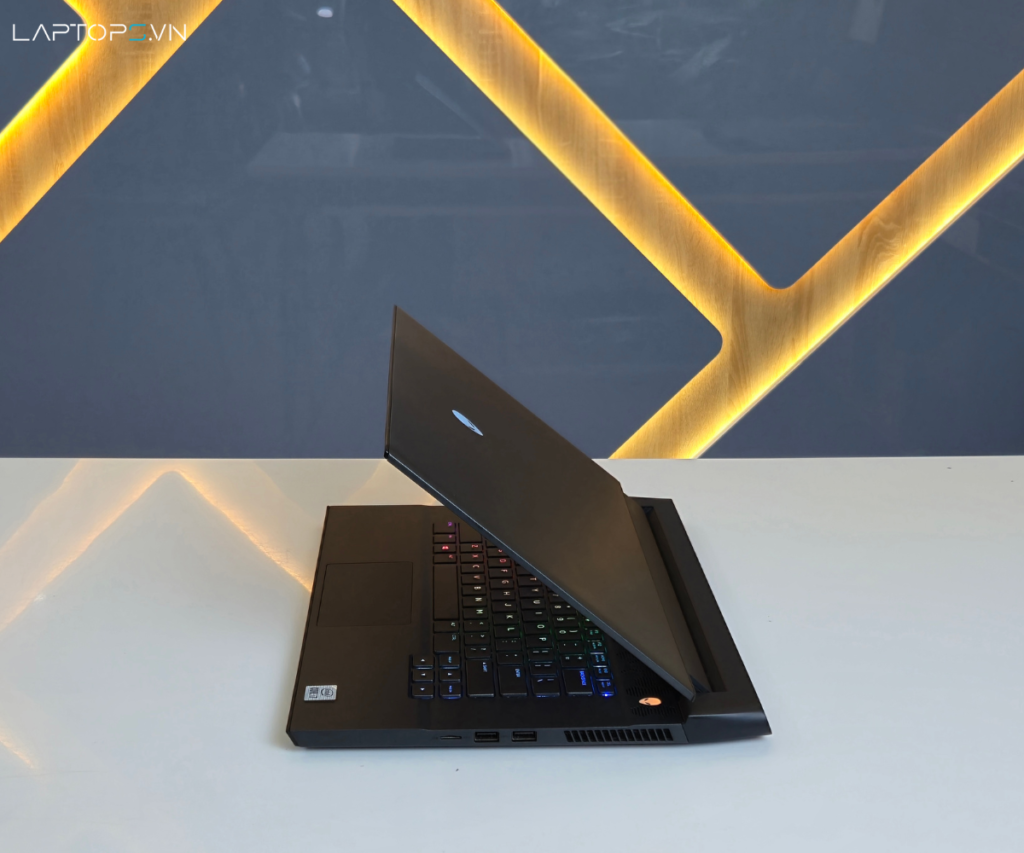 Dell Alienware M15 R4 (2021) 13 Điểm mạnh của màn hình Dell Alienware M15 R4 (2021) là khả năng tái tạo màu sắc với 100% gam màu sRGB