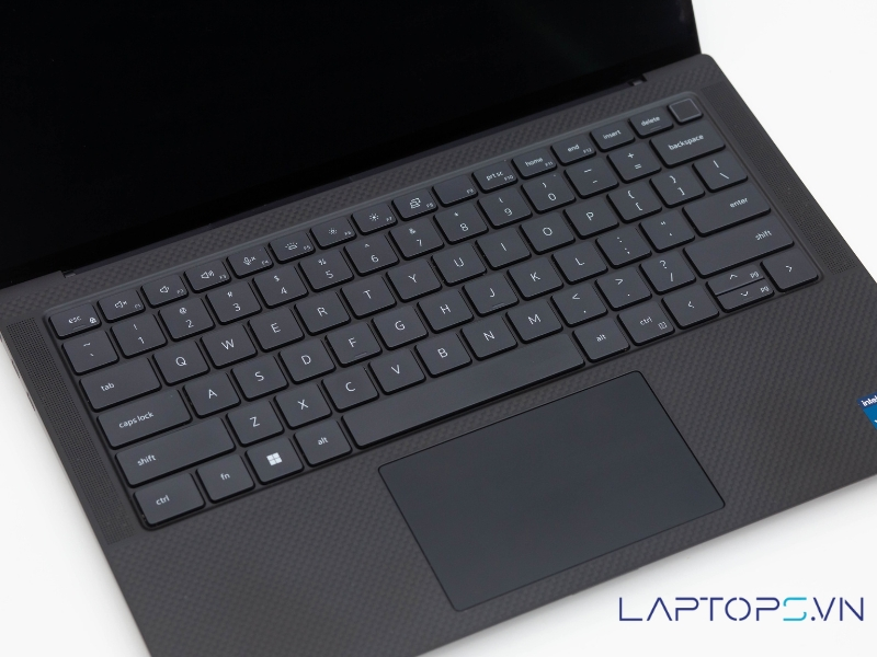Dell Precision 5480 14 Bàn phím chắc chắn, gõ êm; touchpad phủ kính mượt mà, chính xác