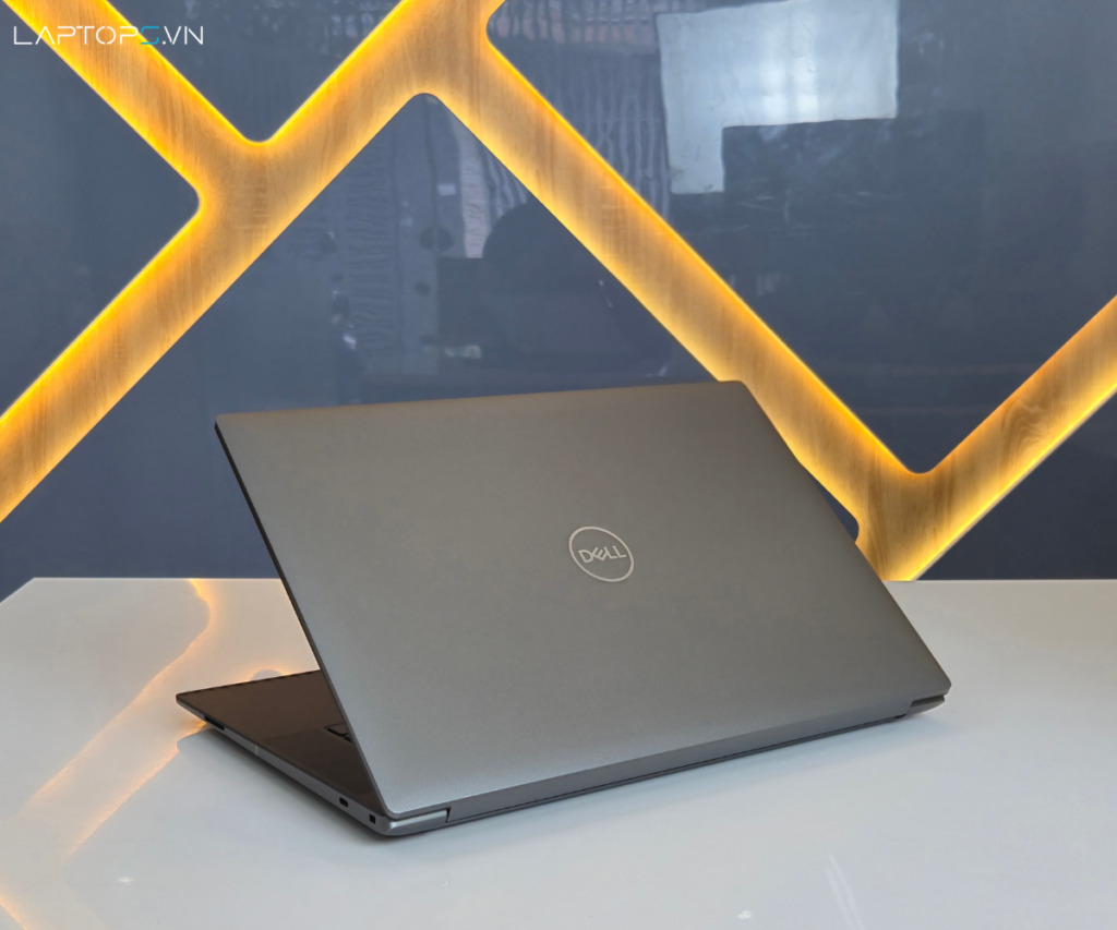 Dell Precision 5680 12 Thiết kế mỏng nhẹ, đẳng cấp: Chuẩn mực mới của máy trạm di động