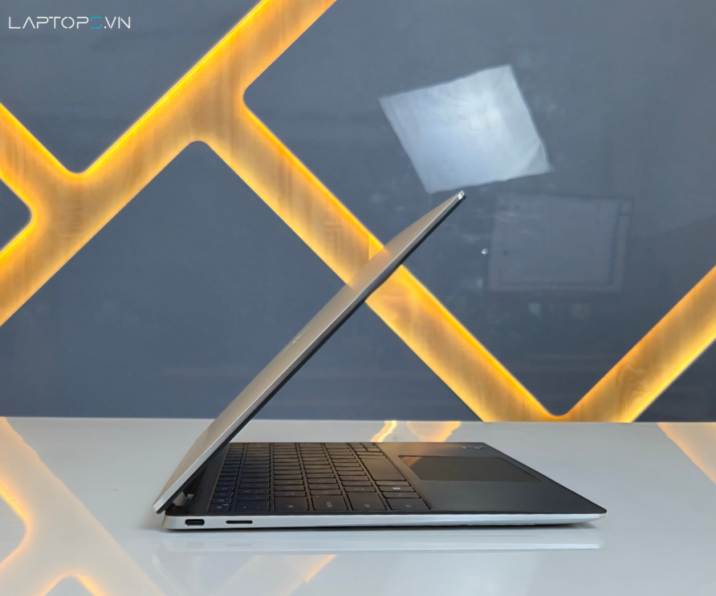 Cổng kết nối Dell XPS 13 9310 2 in 1