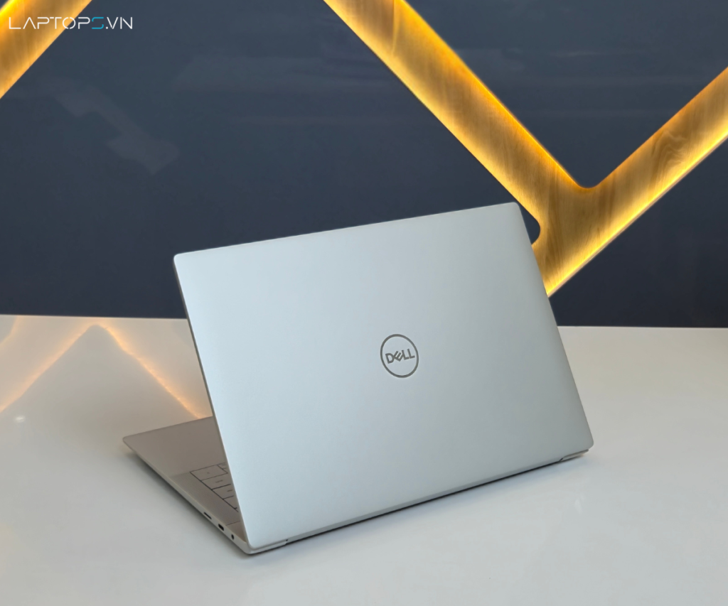 Dell XPS 14 9440 (2024) 15 Dell XPS 14 9440 mạnh mẽ, đa cấu hình, đáp ứng từ công việc văn phòng đến sáng tạo nội dung.