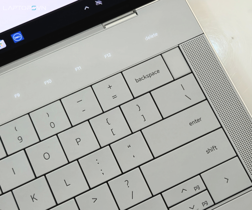 Dell XPS 14 9440 (2024) 18 Hiệu suất pin bền bỉ kết hợp sạc nhanh tiện lợi