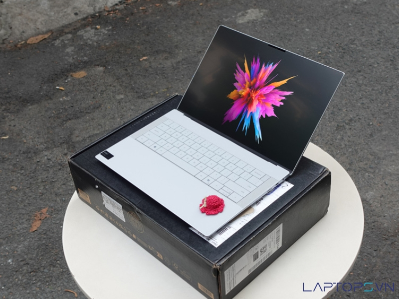 Dell XPS 14 9440 (2024) 18 Dell XPS 14 9440 phù hợp CEO, quản lý, nhà sáng tạo nội dung và doanh nhân di chuyển nhiều.