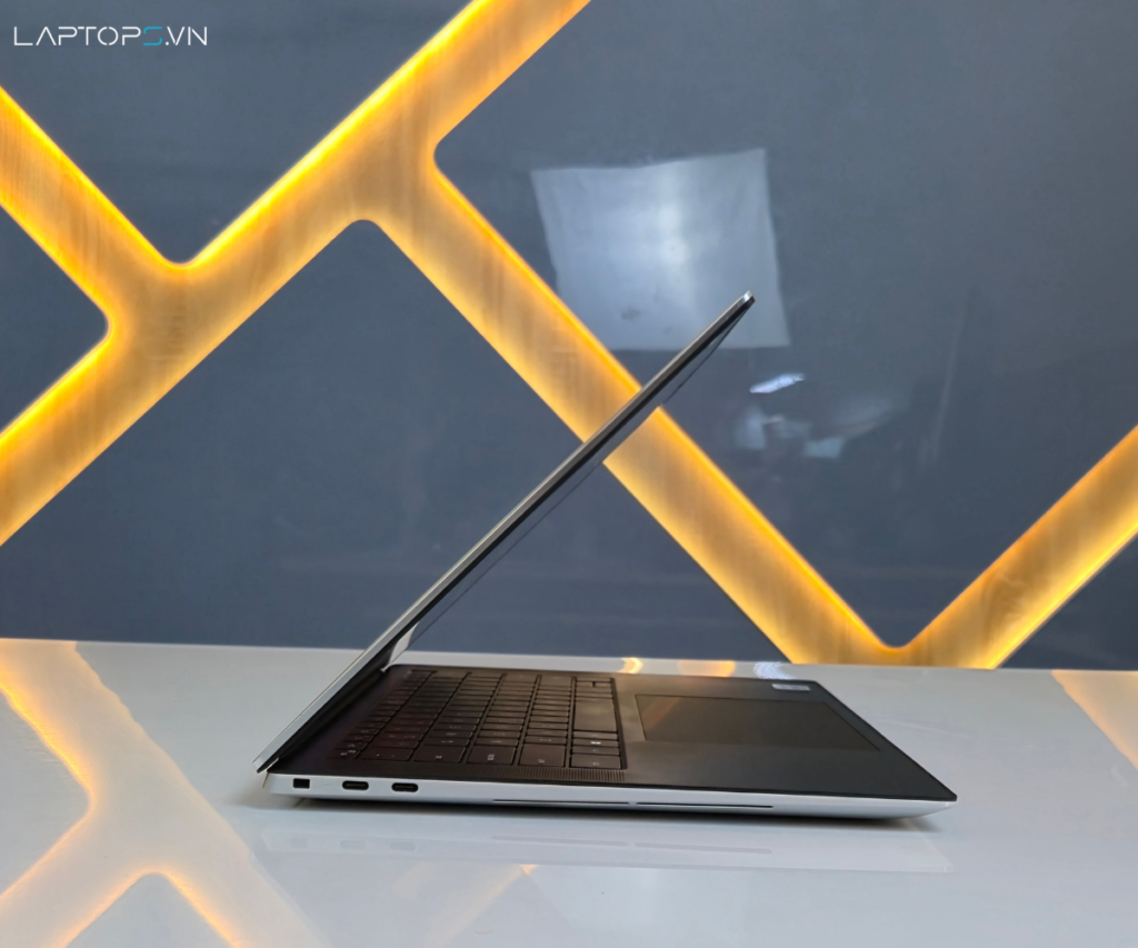 Dell XPS 15 9510 14 Dell XPS 15 9510 được trang bị các cổng kết nối hiện đại