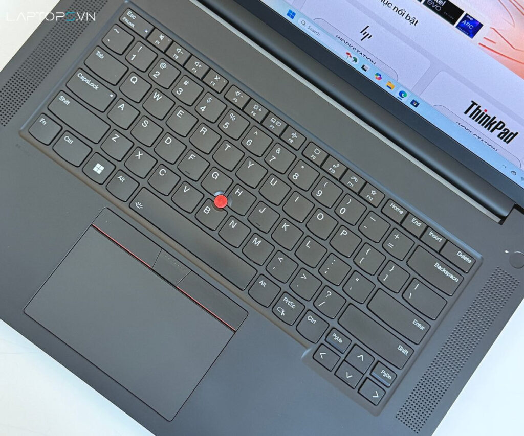 Lenovo ThinkPad P1 Gen 5 15 Layout phím cực kỳ hợp lý, độ nảy phím tốt, dễ dàng thao tác và làm quen