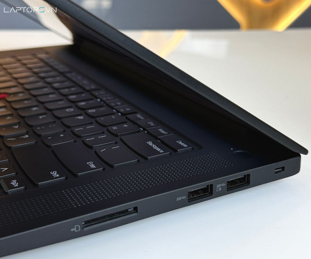 Lenovo ThinkPad P1 Gen 5 18 Lenovo ThinkPad P1 Gen 5 2 2
