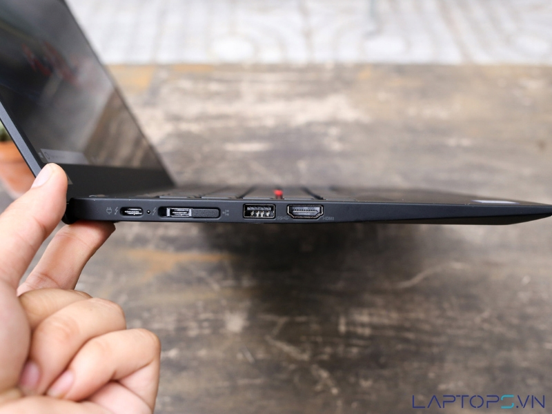 Lenovo ThinkPad X1 Carbon Gen 6 14 Cổng kết nối đa dạng đáp ứng mọi nhu cầu trên X1 Carbon Gen 6