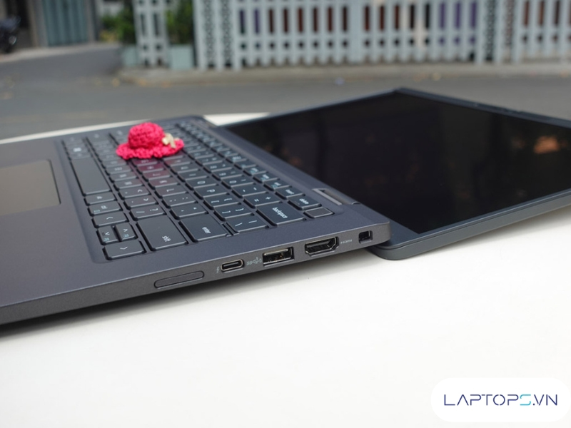 Dell Latitude 7430 16 cac cong ket noi ben phai dell latitude 7430