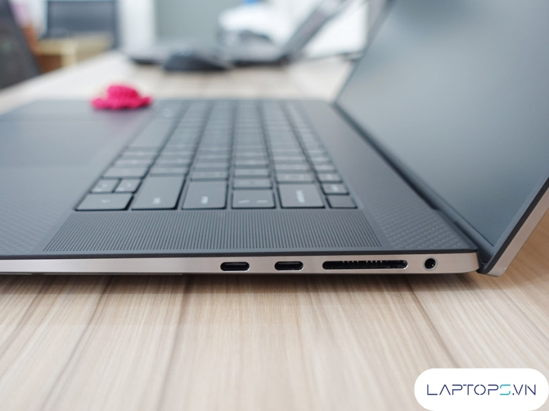 Dell Precision 5760 16 cong ket noi ben phai dell precision 5760