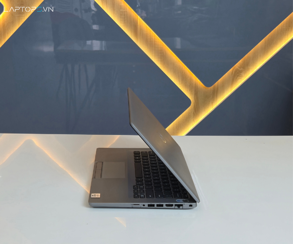 Dell Latitude 5410 17 Cổng kết nối đa dạng, tiện dụng
