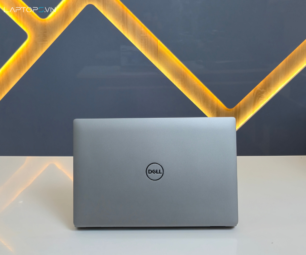 Dell Latitude 5520 hiển thị hình ảnh chất lượng, phù hợp môi trường văn phòng
