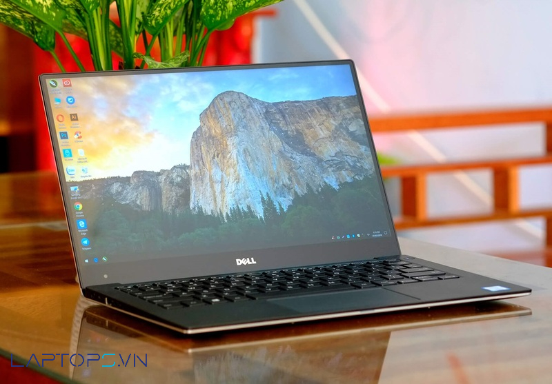 Dell XPS 13 9360 màn hình