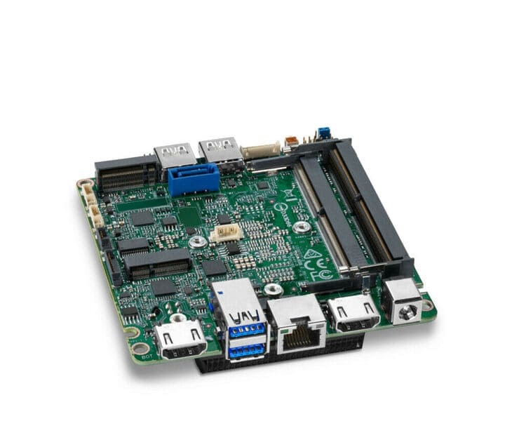 card on board intel nuc7i7 dnbe