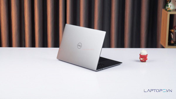 Dell Precision 5570 25 Cổng Kết Nối Đa Dạng & Hiện Đại