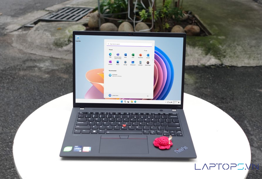 Lenovo ThinkPad T14S Gen 3 22 Thiết kế mỏng nhẹ, đẳng cấp: Vừa bền bỉ, vừa tinh tế