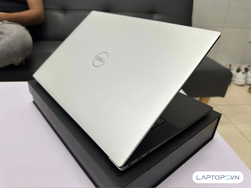 Dell XPS 15 9520 17 thoi-luong-pin-dell-xps-15-9520