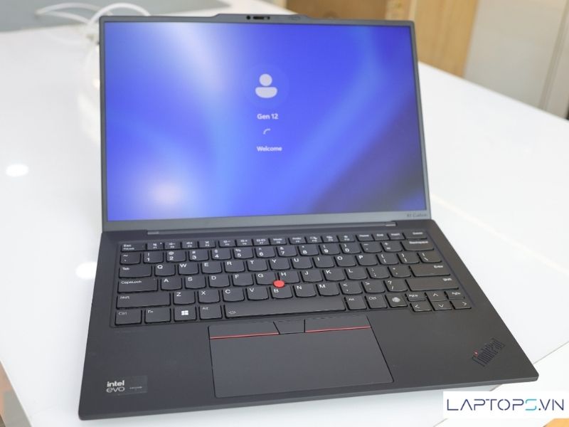 Lenovo ThinkPad X1 Carbon Gen 12 18 thoi luong pin lenovo thinkpad x1 carbon gen 12 an tuong