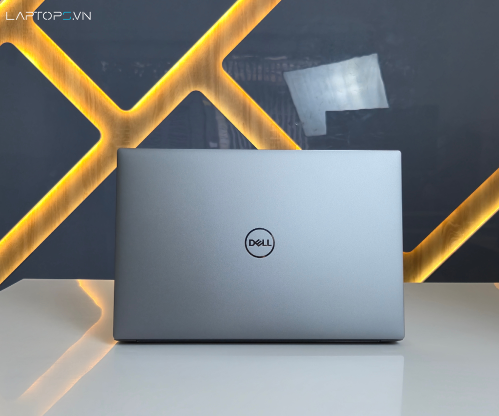 Dell Precision 5560 12 Dell Precision 5560 được trang bị cấu hình mạnh mẽ, đáp ứng tốt các tác vụ chuyên sâu
