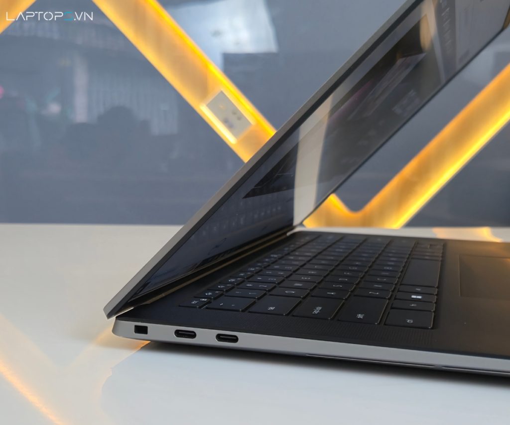 Dell Precision 5560 18 Bảo mật doanh nghiệp TPM 2.0, vân tay, camera IR