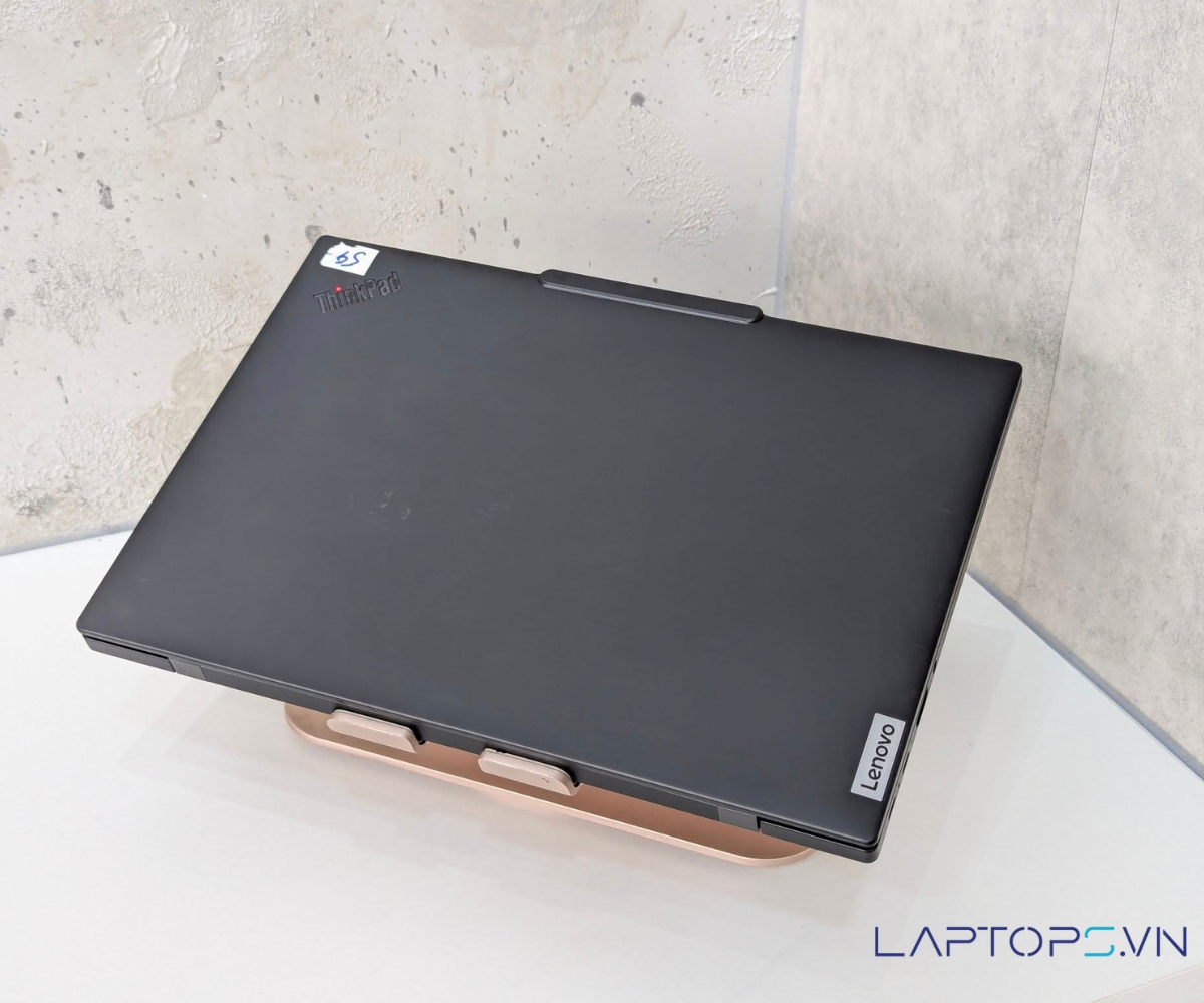 Lenovo Thinkpad T14S Gen 5 10 Thiết kế Lenovo ThinkPad T14s Gen 5 thanh lịch, phù hợp môi trường văn phòng