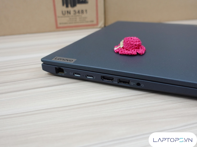 Lenovo Thinkpad P14s Gen 3 14 cong ket noi ben trai lenovo thinkpad p14s gen 3
