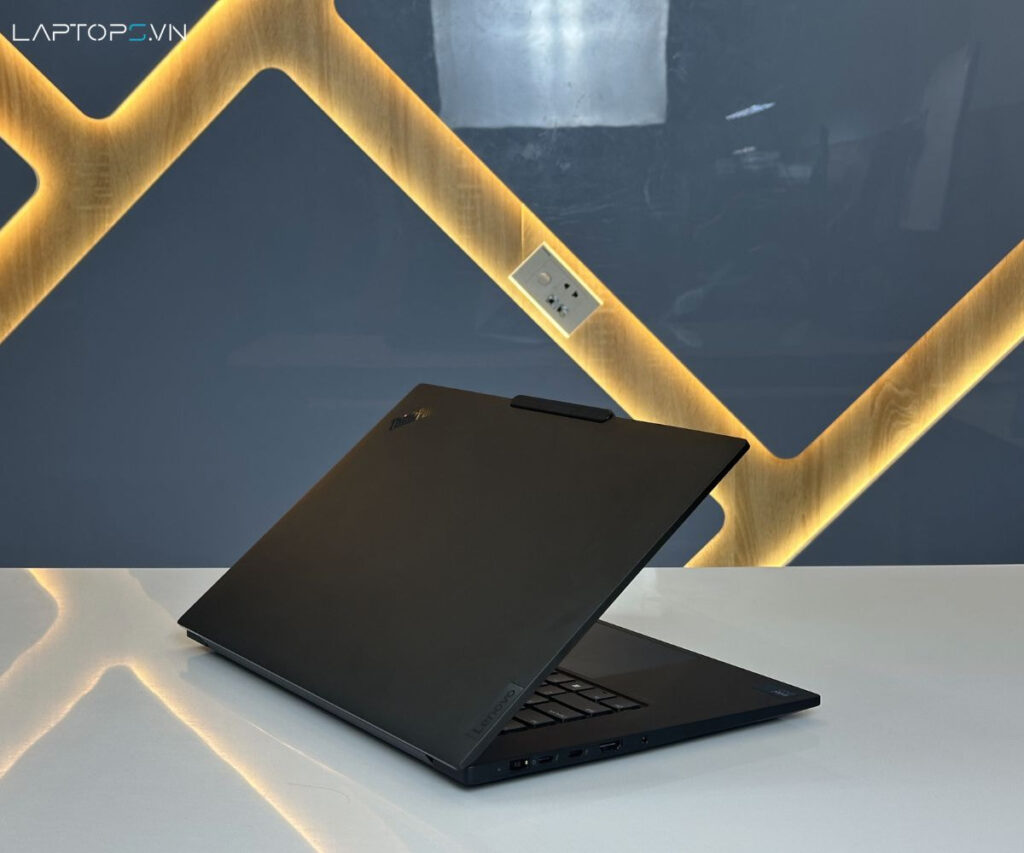 Lenovo ThinkPad P1 Gen 7 16 RAM và lưu trữ mượt mà đa nhiệm, dễ nâng cấp