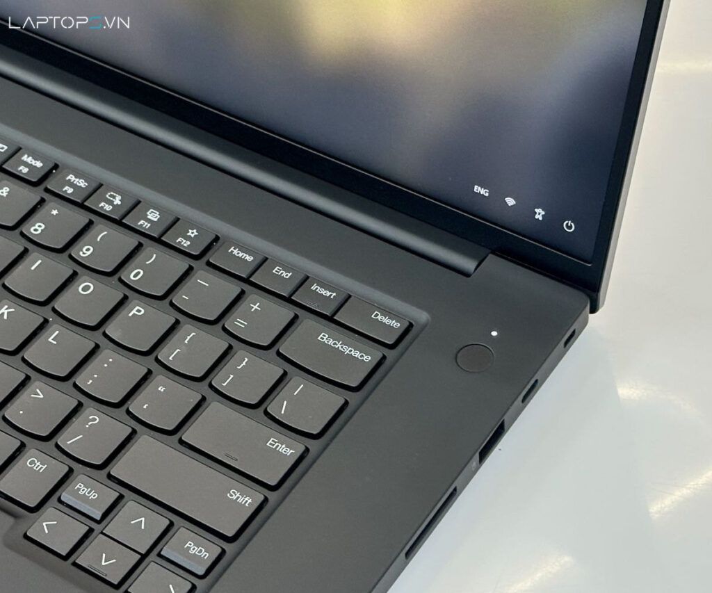 Lenovo ThinkPad P1 Gen 7 19 Tản nhiệt và Pin hiệu suất bền bỉ cả ngày