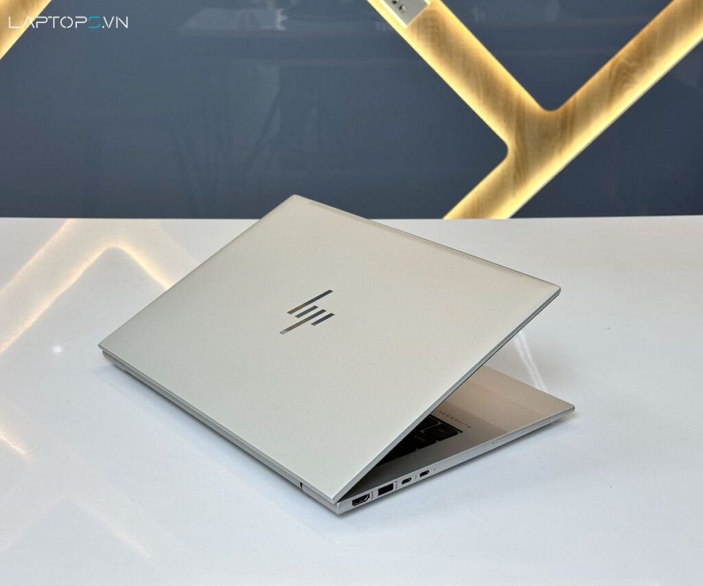 HP Elitebook 840 G10 11 Chất liệu và kiểu dáng