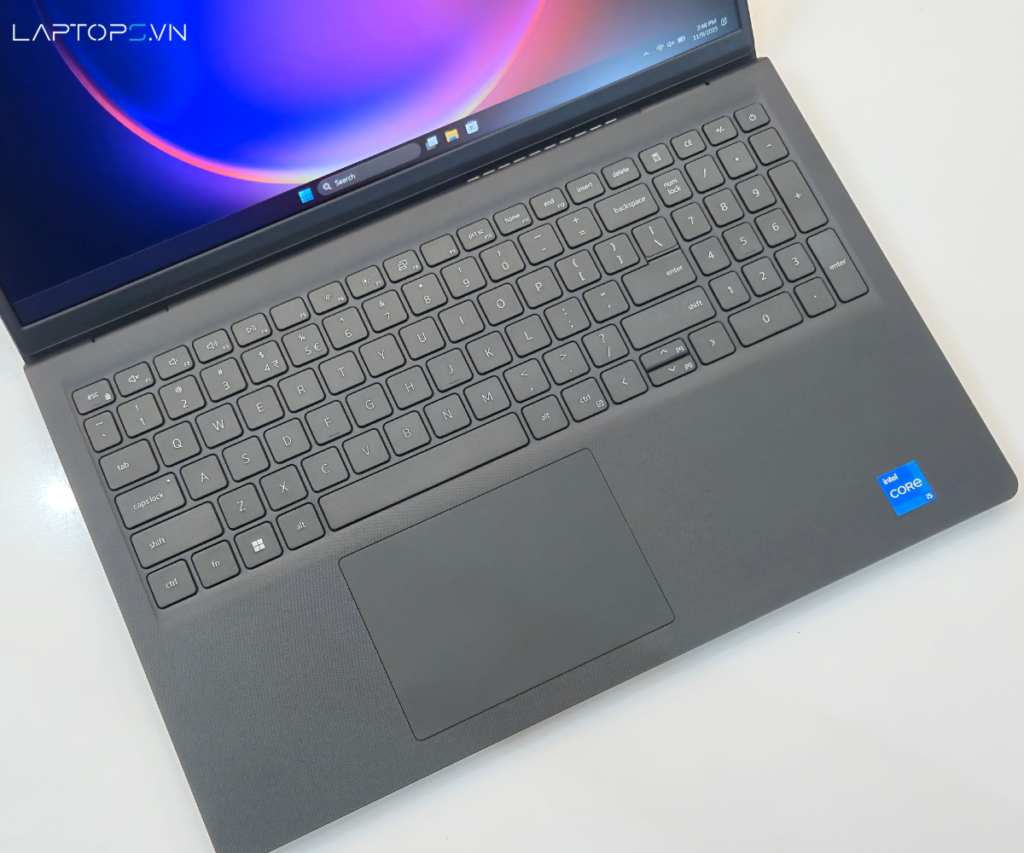 Dell Vostro 3530 12 Âm Thanh Sống Động & Webcam HD Sắc Nét