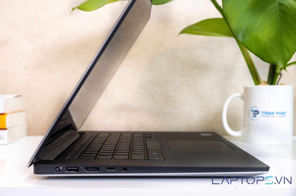 Dell XPS 15 9550 12 Thiết kế gọn nhẹ, sang trọng