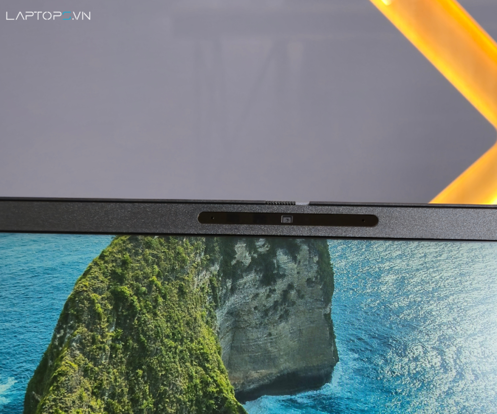 Màn hình 14 inch sắc nét, sống động: Không gian sáng tạo không giới hạn