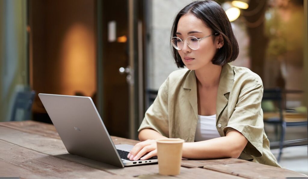 Dell Pro 16 Plus PB16255 16 inch (2025) 23 Camera và âm thanh chất lượng cao