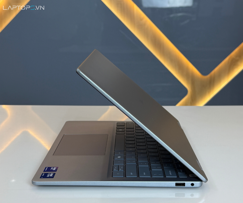 Dell 14 Plus 2 in 1 DB04250 (2025) 16 Kết nối đa dạng, tốc độ cao