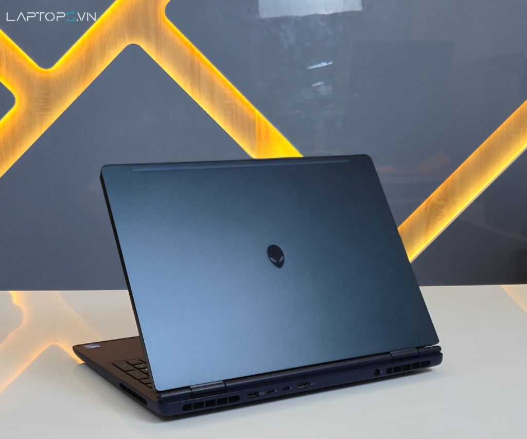 Dell Alienware 16 Aurora AC16250 15 Thiết Kế Tương Lai & Độ Bền Chuẩn Quân Đội