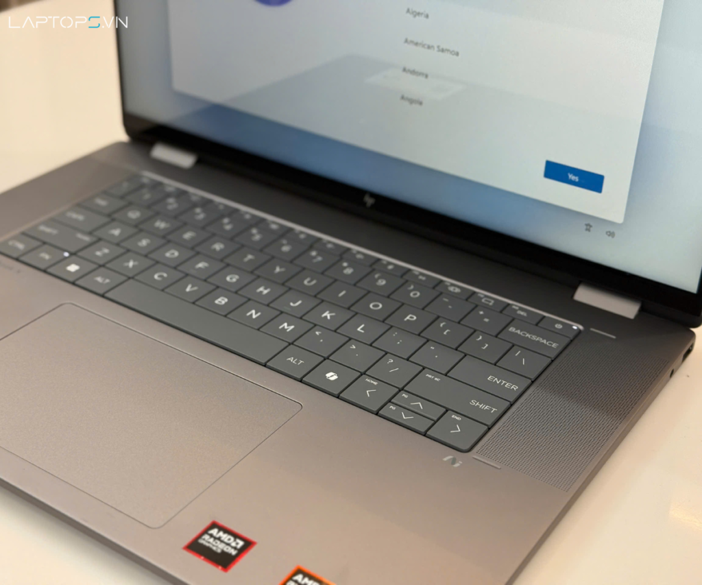 Dell XPS 16 9640 12 Màn hình Dell XPS 16 9640 mang lại trải nghiệm thị giác thực sự mãn nhãn