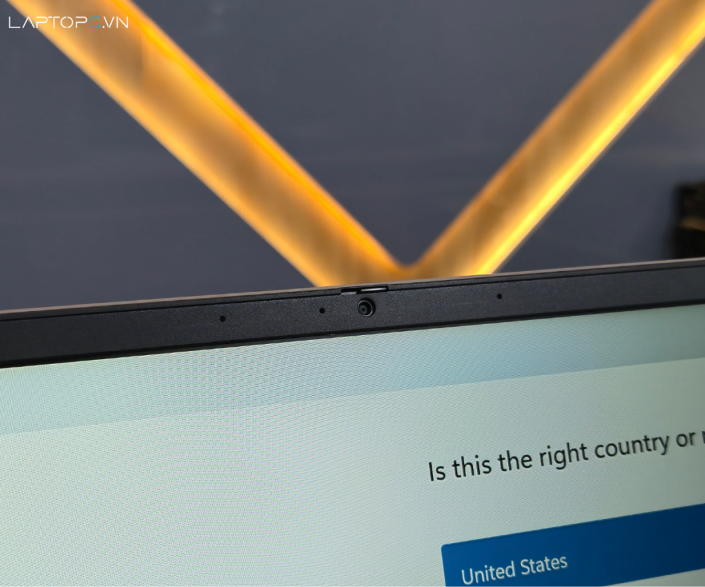 Màn Hình, Bàn Phím & Trải Nghiệm Hoàn Hảo