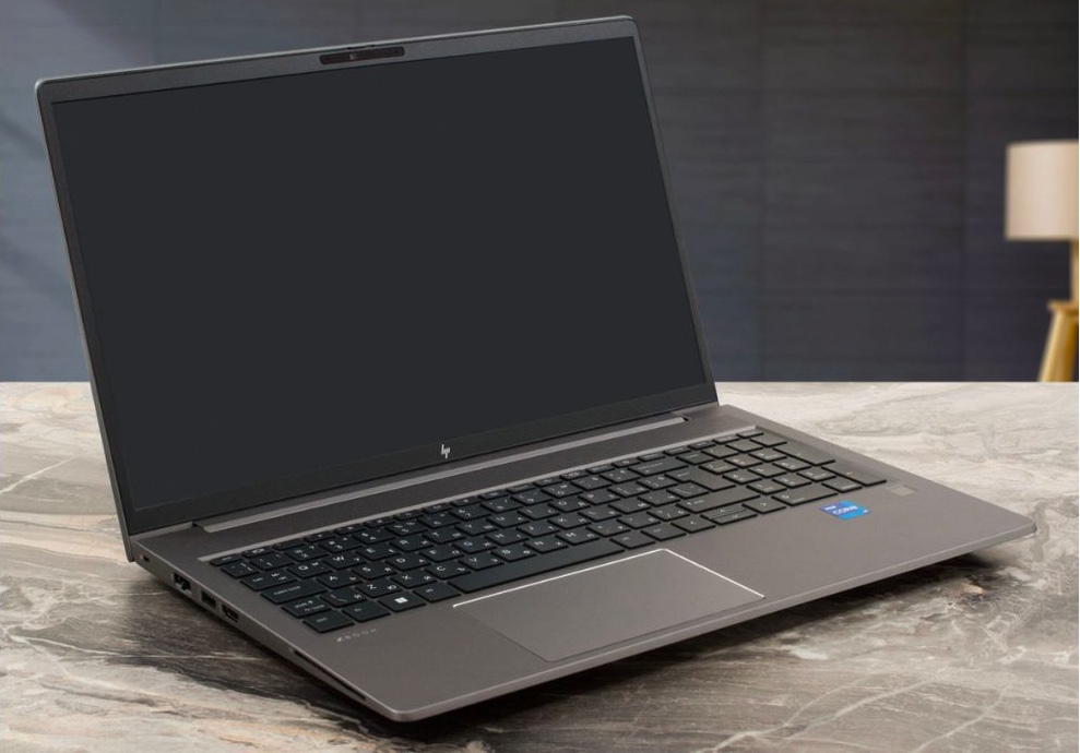 HP ZBook Power G10 11 Bàn Phím & Cổng Kết Nối Đầy Đủ