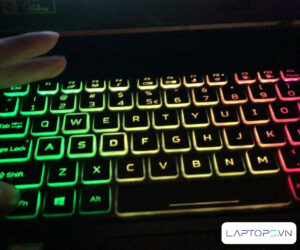 Đèn nền bàn phím hỗ trợ người dùng gõ phím thuận tiện