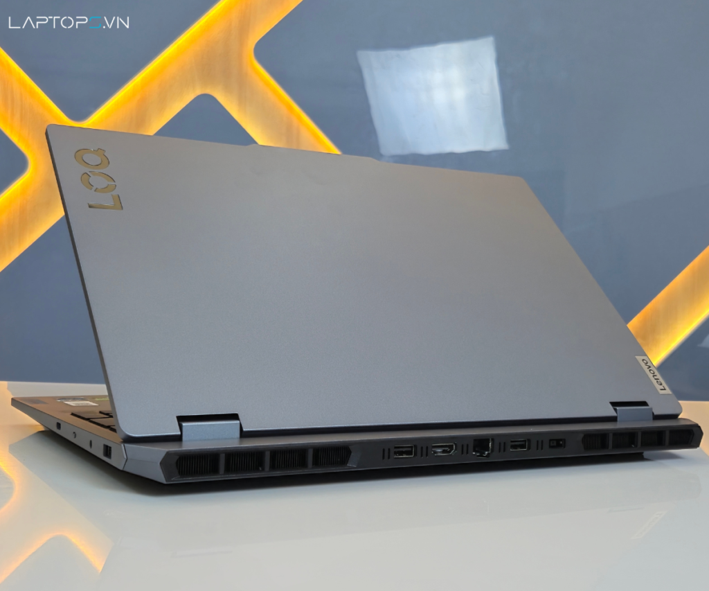Laptop Lenovo Gaming LOQ 15IAX9 - 83GS000JVN 14 Thiết Kế Tản Nhiệt Siêu Buồng