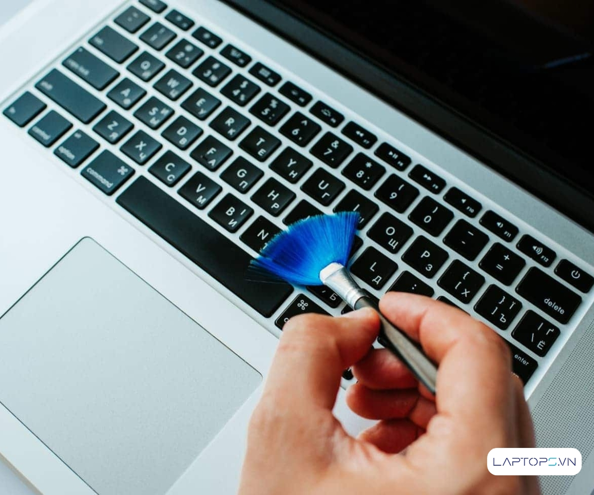 Cách sửa lỗi bàn phím laptop không gõ được mới nhất 34 Vệ sinh bàn phím thường xuyên