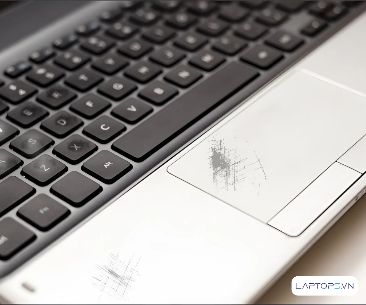 Cách bật tắt chuột cảm ứng trên laptop Windows 11, 10, 8 29 Bề mặt touchpad bị trầy xước nhẹ trong quá trình sử dụng
